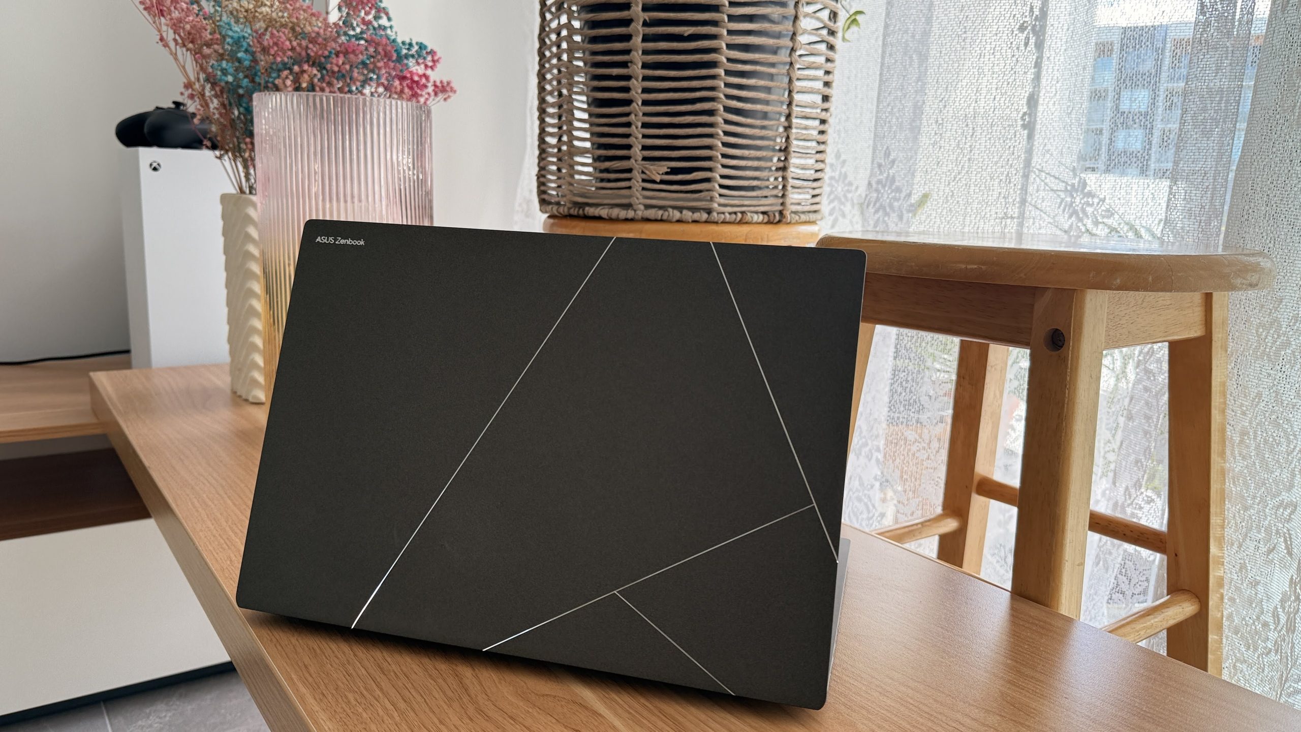 华硕Zenbook S 14 Copilot+ PC评论：英特尔罢工